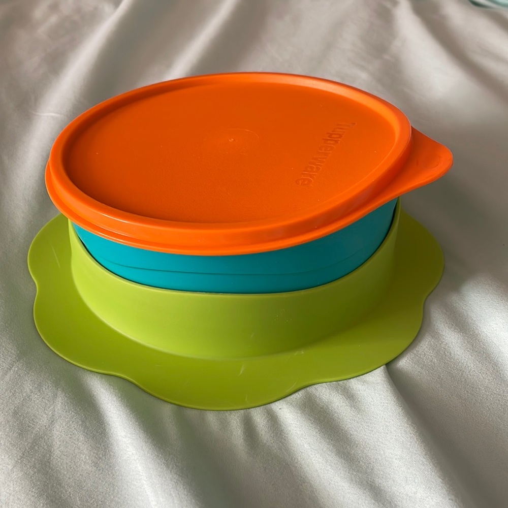 Tupperware Kids Feeding 3-Piece Bowl Set with Suction & Lid